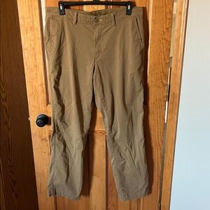 L.L. Bean Men's Brown Chinos 38x32